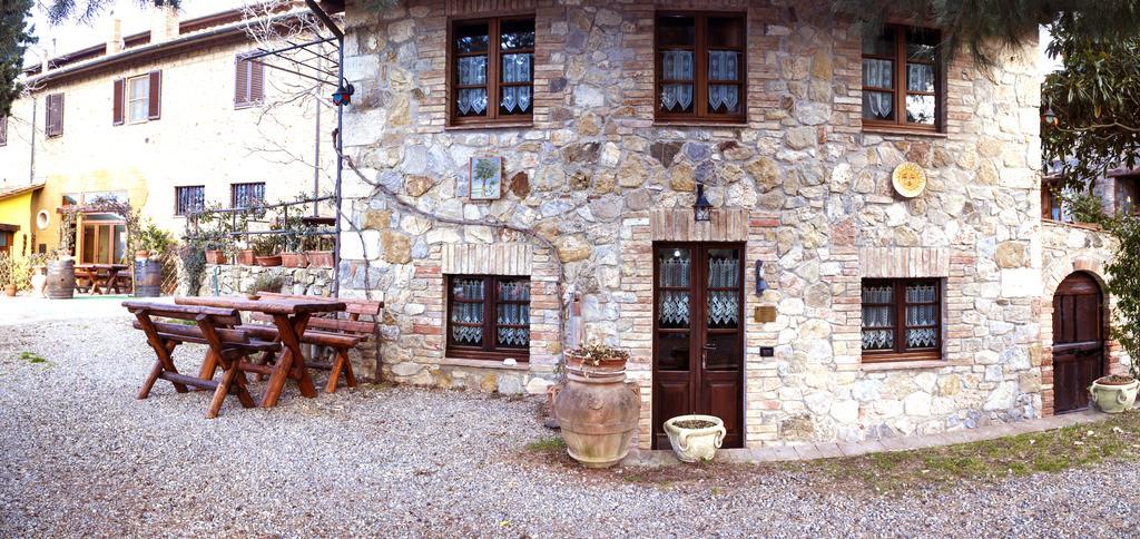 Agriturismo Il Noce กัสตีลีโยเน ดิ ออร์ชา ภายนอก รูปภาพ