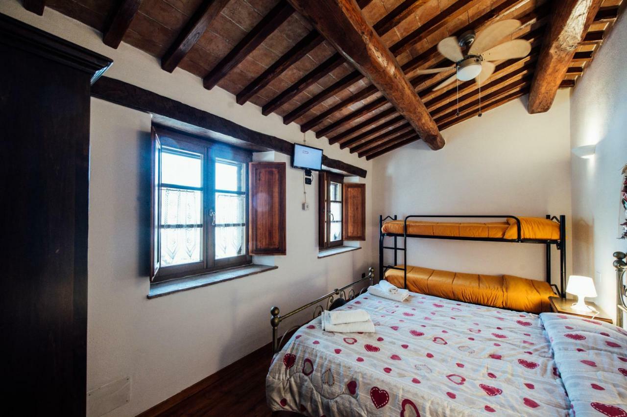 Agriturismo Il Noce กัสตีลีโยเน ดิ ออร์ชา ภายนอก รูปภาพ