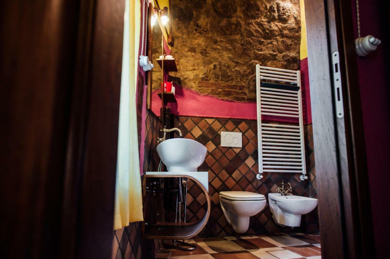 Agriturismo Il Noce กัสตีลีโยเน ดิ ออร์ชา ภายนอก รูปภาพ