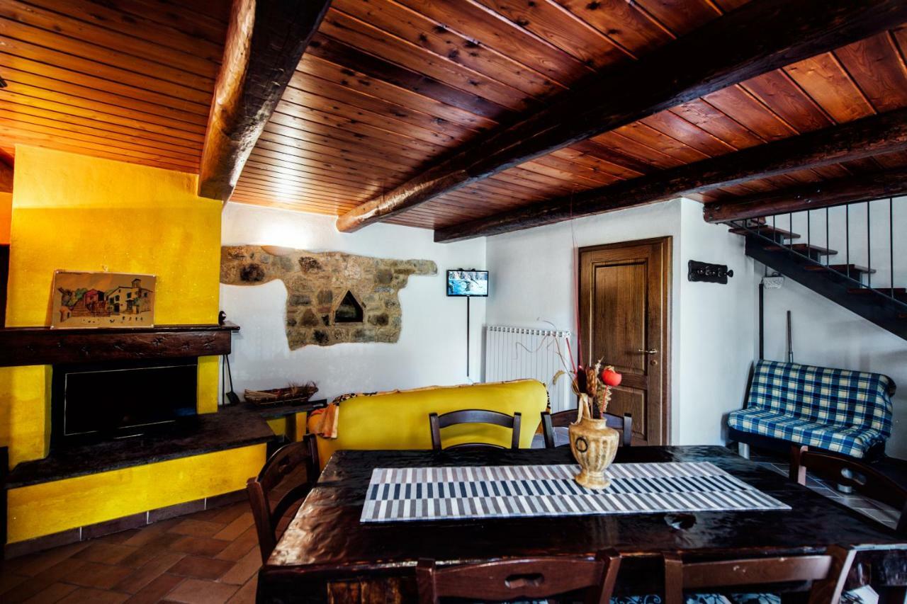 Agriturismo Il Noce กัสตีลีโยเน ดิ ออร์ชา ภายนอก รูปภาพ